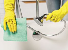 Uz ovaj jednostavan i jeftin trik kupatilo će vam blistati očas posla