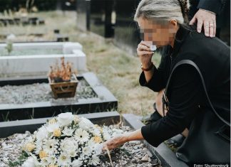 Dva meseca je na grobu muža viđala TUĐE cveće: Pomislila da je imao ljubavnicu, pa doživela još veći ŠOK! Dva meseca je na grobu muža viđala TUĐE cveće: Pomislila da je imao ljubavnicu, pa doživela još veći ŠOK! - featured image