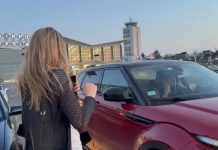 Ovo je zgodni partner Rade Manojlović: Došao po nju u skupocjenoj mašini, pjevačica puca od sreće, svi ga znate i on ima ženu i djecu?