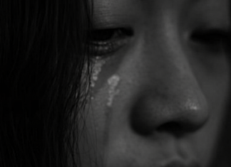 OVAKO IZGLEDA ŽENA KOJA JE NESRETNA U BRAKU: 10 signala koji se vide na kilometar