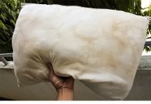 Kako ukloniti fleke od znoja sa jastuka: Svako treba da zna ova TRI trika i zaboravi na uporne žute mrlje