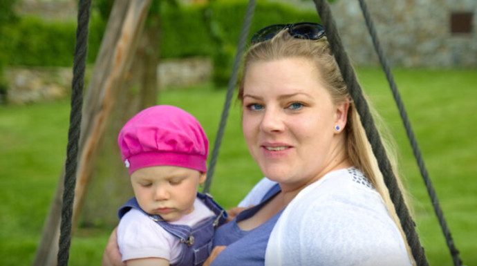 Nakon saznanja da ne može da rodi, Sara i muž su usvojili devojčicu: Posle 5 dana stiže poziv – “Dolazim po svoje dete” Nakon saznanja da ne može da rodi, Sara i muž su usvojili devojčicu: Posle 5 dana stiže poziv – “Dolazim po svoje dete” - featured image