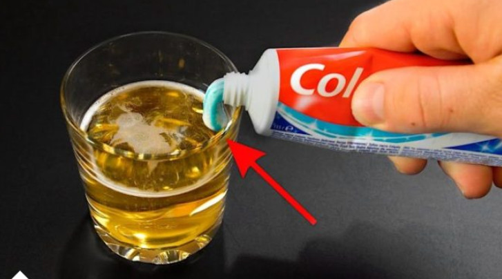 Uzmite čašu PIVA, obične paste za zube i dobro sačuvajte ovajdomaći trik: Koristim ga godinama i preporučujem svima! - featured image Uzmite čašu PIVA, obične paste za zube i dobro sačuvajte ovajdomaći trik: Koristim ga godinama i preporučujem svima! - featured image